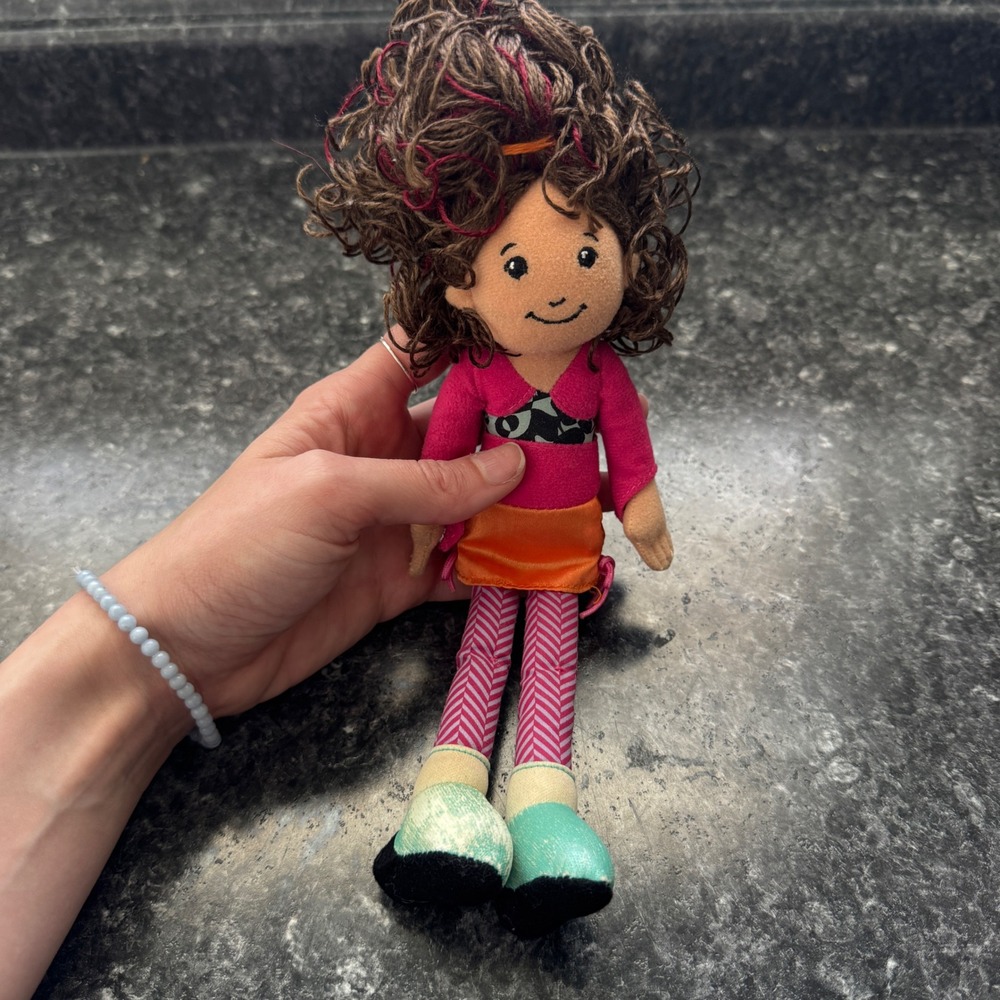 Vintage 2004 Groovy Girls Yvette Plush Doll